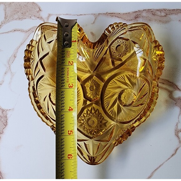 LE Smith Amber “Aztec Sunburst” Heart Dish – 1960s MCM Cut Glass - Picture 7 of 8